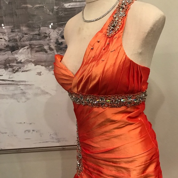 New medium Orange evening gown - Picture 3 of 4